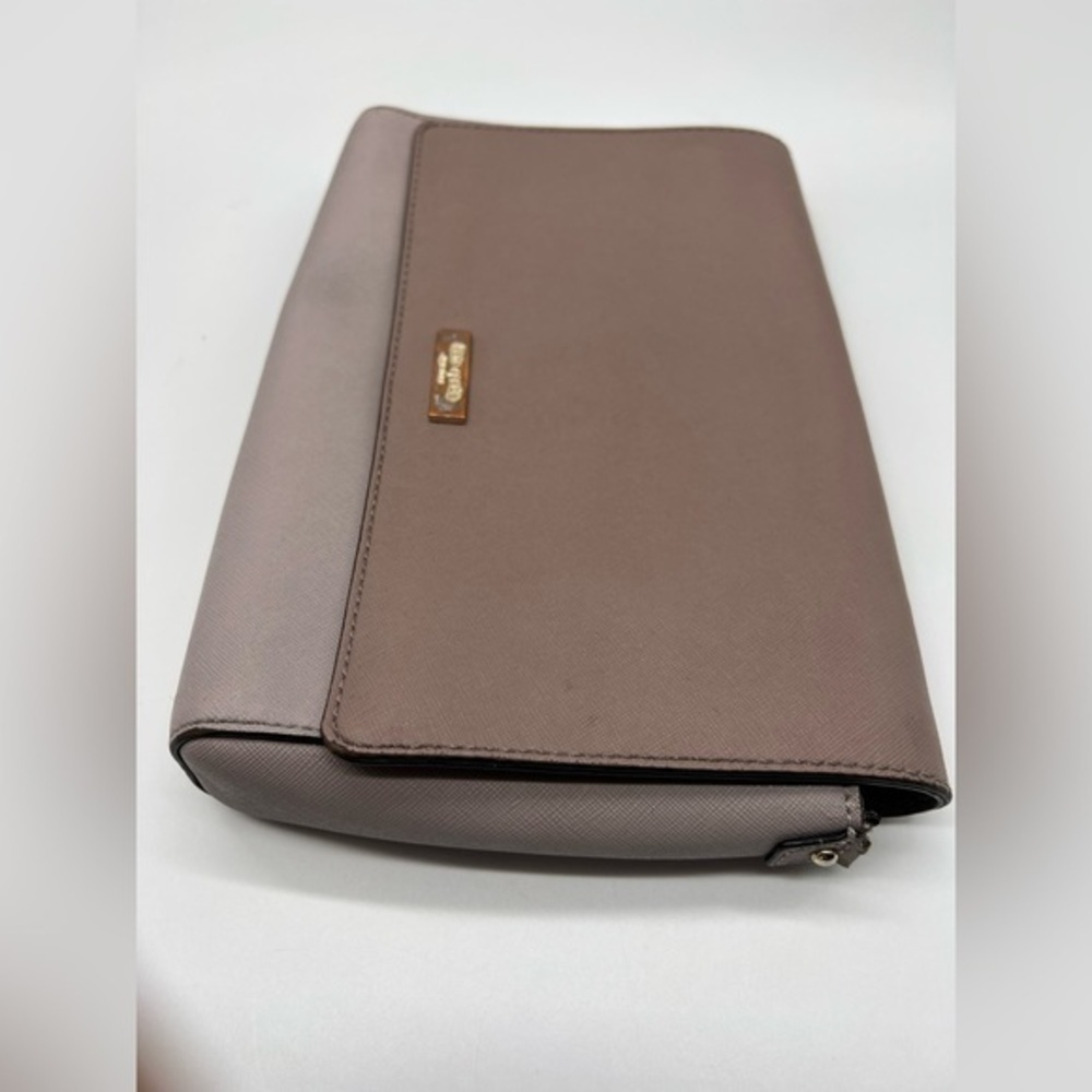 Kate Spade well loved 2 toned clutch bag - Picture 2 of 10